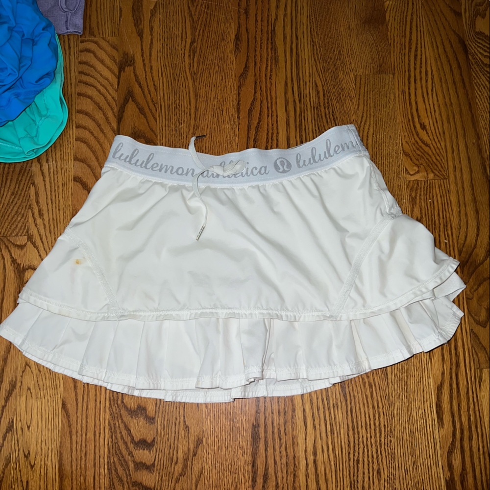 White lululemon tennis skirt